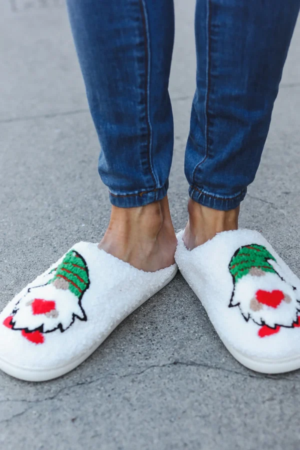 Christmas Elf Heart Print Fleece Slippers - Image 3