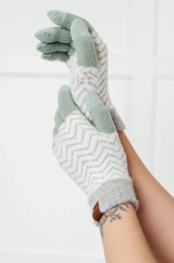 Christmas Elf Heart Print Fleece Slippers - Image 4